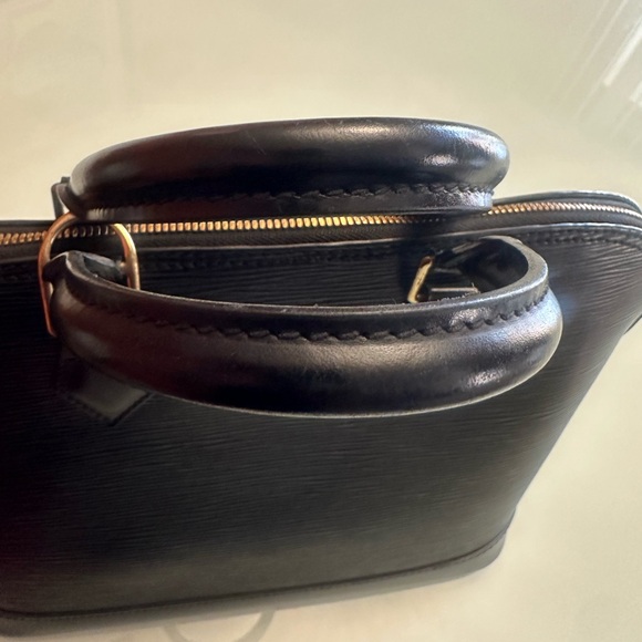 LOUIS VUITTON EPI ALMA MM HANDBAG and matching wallet - Picture 7 of 14